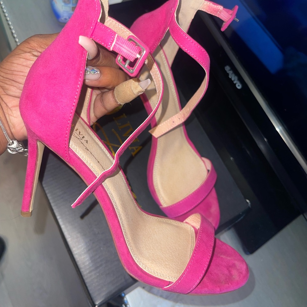 Pink Heels - Picture 4 of 4